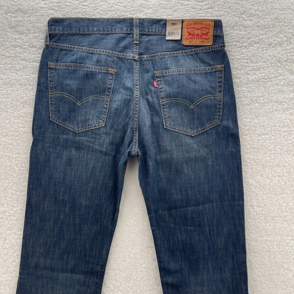 Levis sizing title
